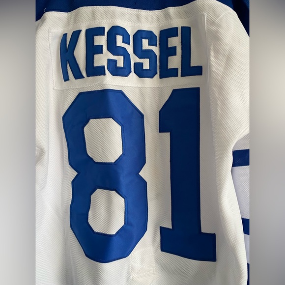 Toronto Maple Leafs Kessel#81 - Stitched name and numbers. Size is 48/ S to M. - Picture 4 of 4
